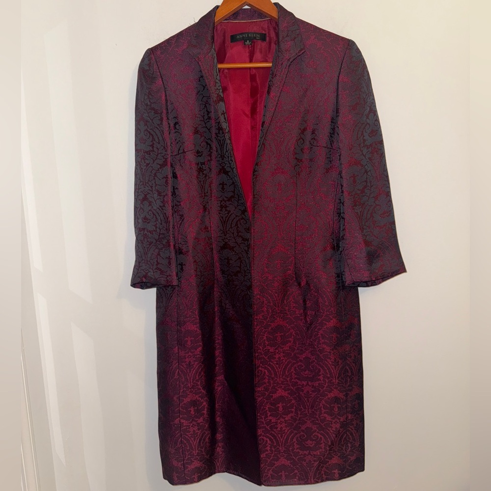 Anne Klein Burgundy & Black Jacquard Brocade Coat – Size 6 - Picture 2 of 15